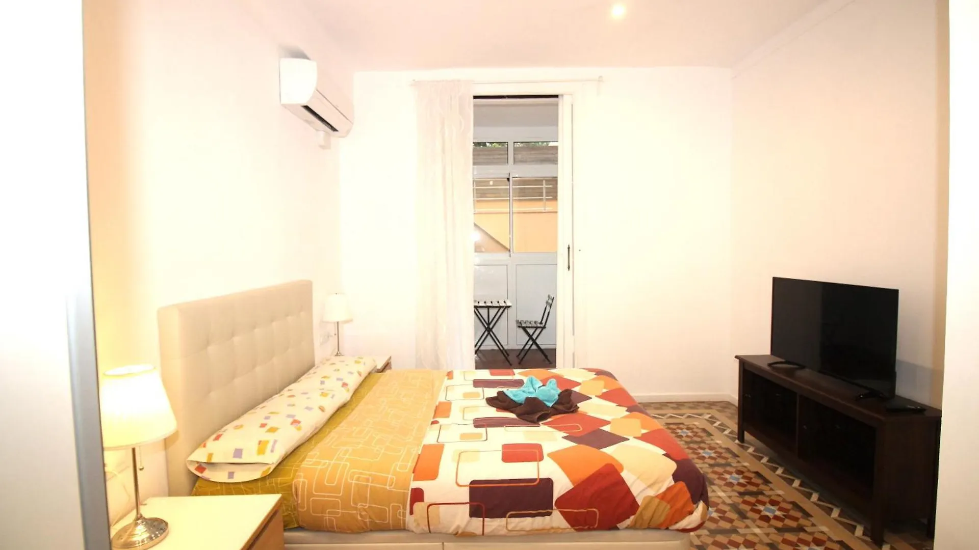 Bed & Breakfast Rooms Balmes Barcelona
