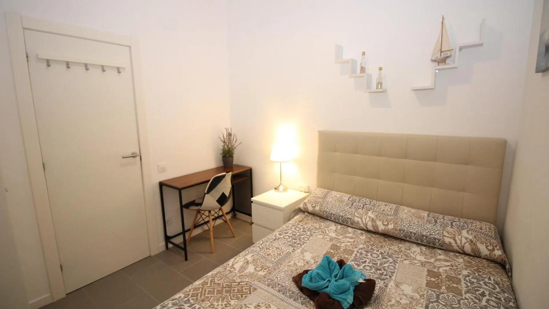 Bed & Breakfast Rooms Balmes Barcelona