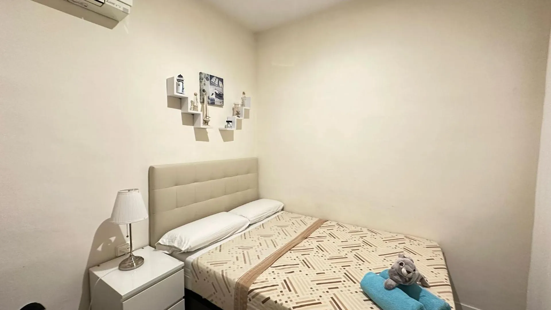 Rooms Balmes 바르셀로나 B&B