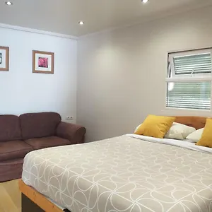 https://nemo-en-suite-malaga-centre.1costadelsol.com